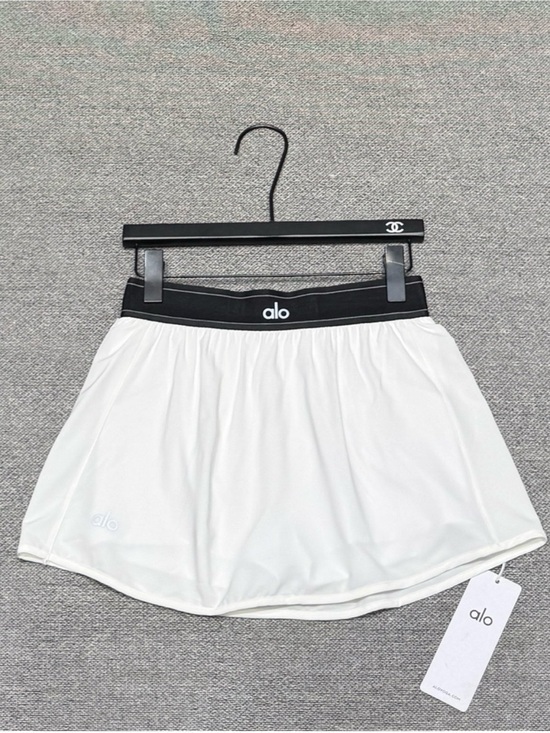 ALO Yoga Dresses & Skirts - ALO Yoga White Mini Skirt with Black Waistband